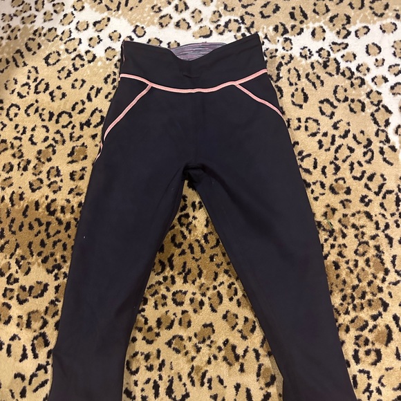 Visama 3/4 Yoga Leggings in Space Dye or Black Reversible - Picture 5 of 9